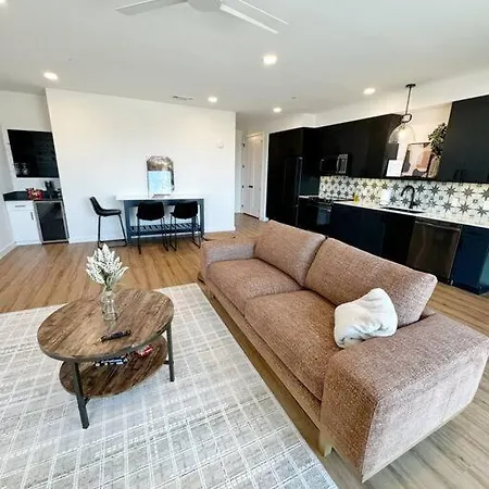 Apartamento Freiheit Loft Offers A Lush Couples Getaway Near Gruene